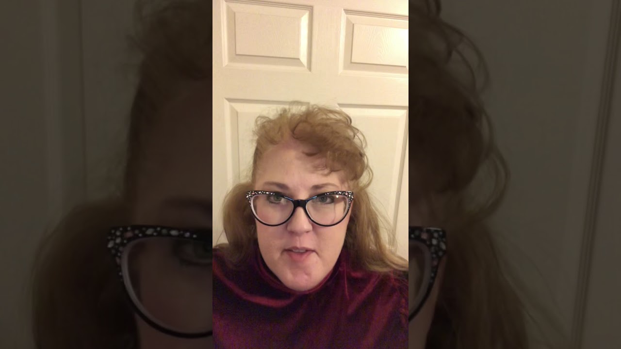 Scentsy’s February 2020 Scent and Warmer of the Month:  Strawberry Rose & By the Candlelight