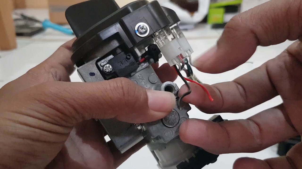 Keyless pcx menyala terus,mencari kabel selenoid dan saklar knop part 1