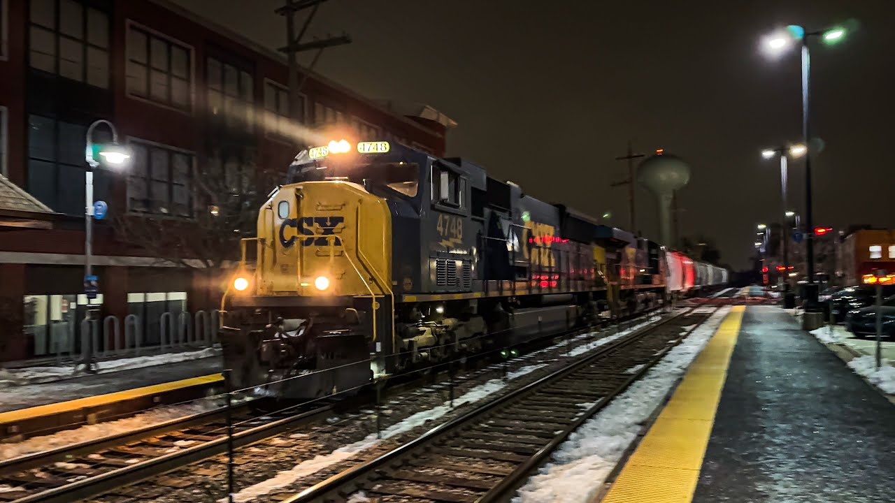 CSXT 4748 (SD70MACe) leads CPKC 646 east through Northbrook - YouTube