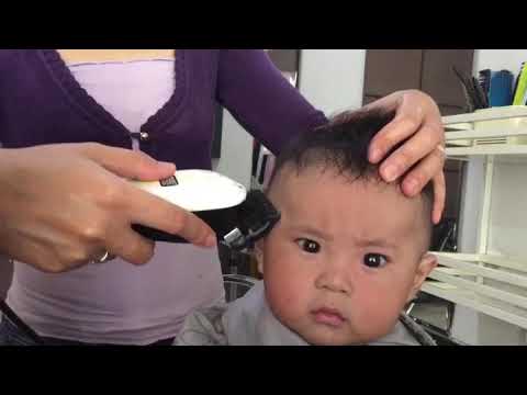 Potong Rambut keren ala Baby (usia 4-8 bulan)