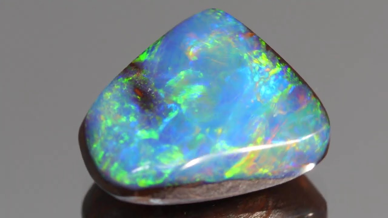 天然ボルダーオパール 3.33ct 【ブルーグリーン遊色】オーストラリア