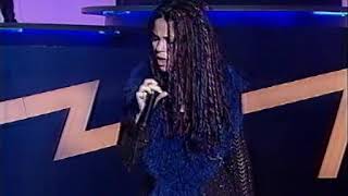 Shakira - Inevitable (Live at Musica Si)