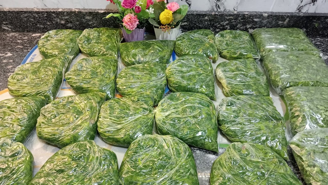 تخزين السبانخ بطريقه عبقريه👍اقسم بالله طريقه خرافيه لا أسهل ولا أجمل ولا اروع من كده♥️@احلي م فيها