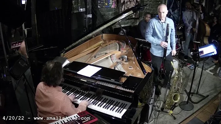 Ronnie Burage & Holographic Principle - Live at Sm...