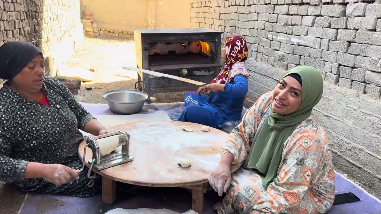 حنان مش عجبها خبيز نورا وبتحيل امها عليها