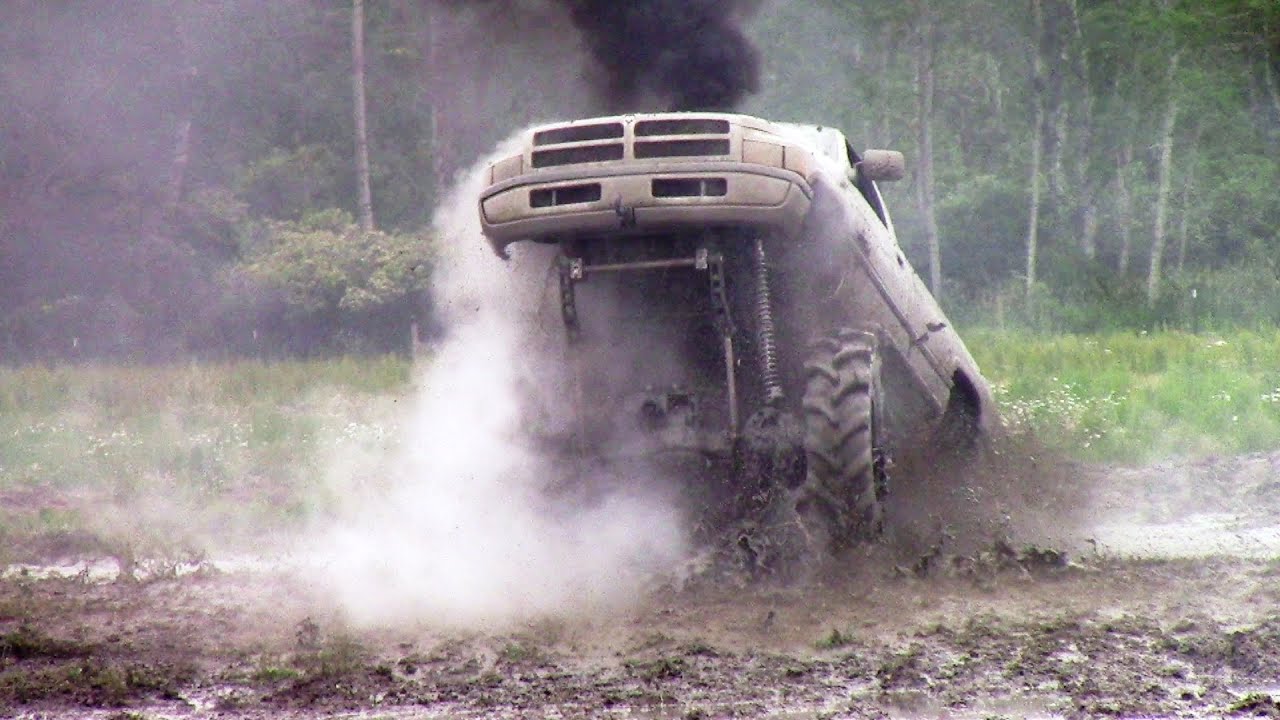 Yahtzee Mega Truck Getting Dirty At Country Compound Spring Mud Bog