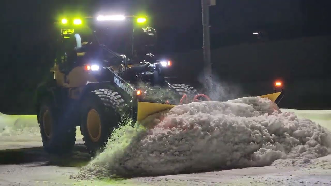 マルチプラウ 除雪 （オノデラシャッタープラウ・画面に指入り (^_^;)）