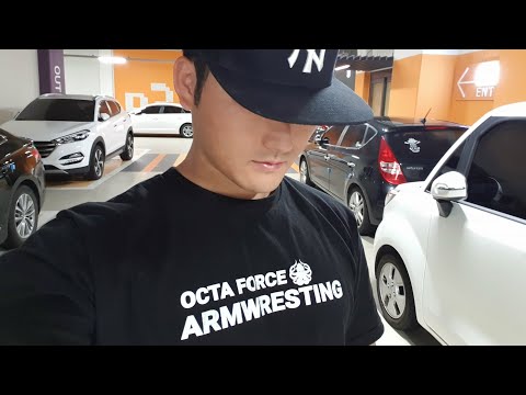 팔씨름 심야산책.티셔츠 출시!