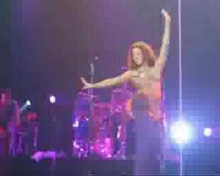 Shakira Ojos Así Live In Santander 02 04 07