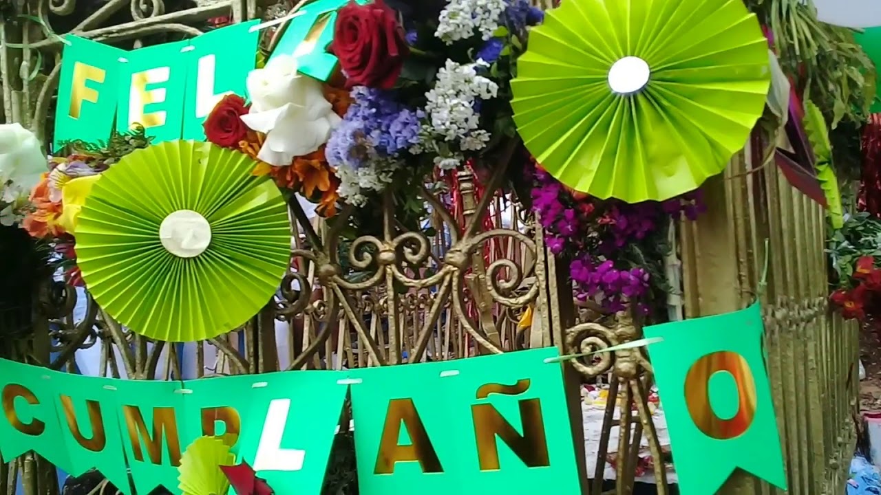 Fiesta en el cementerio. Antonio Valverde