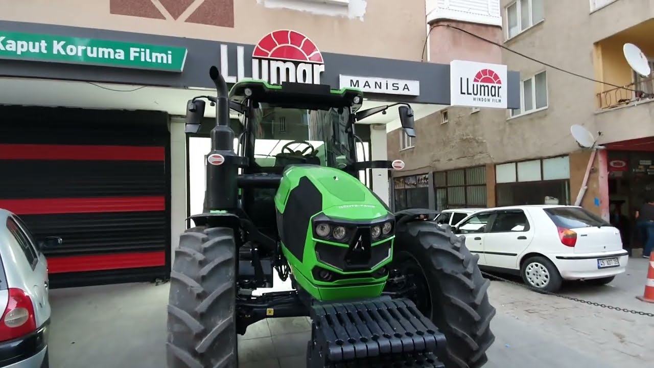 Müşterimizin Sıfır Traktörünü LLumar Cam Filmi İle Koruma Altına Aldık.