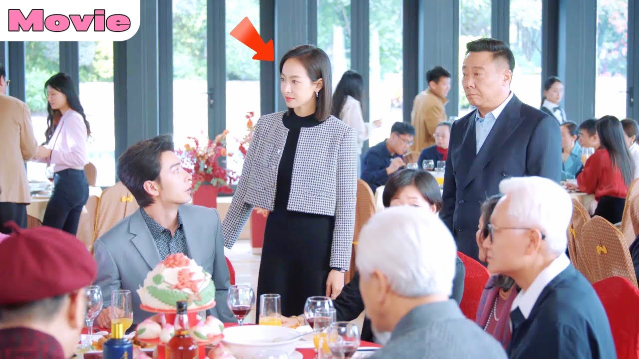 Родня сватала ему их дочь, но он заявил: Золушка — его девушка!