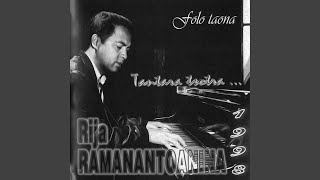 Video thumbnail of "Rija Ramanantoanina - Fiainana kely"