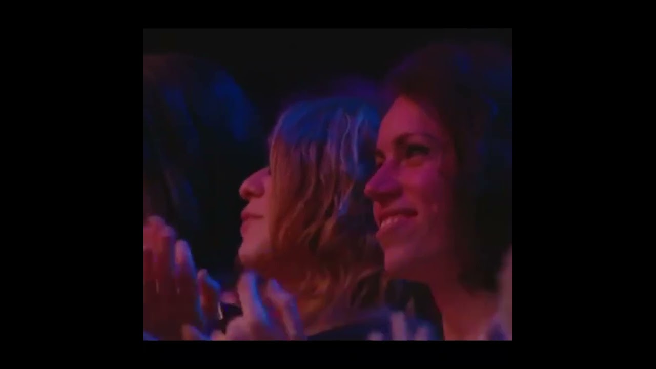 OLIVIER DE BENOIST - Il y a plus qu'à caler la date 😂 bekijken op YouTube OLIVIER DE BENOIST - Il y a plus qu'à caler la date 😂 bekijken op YouTube