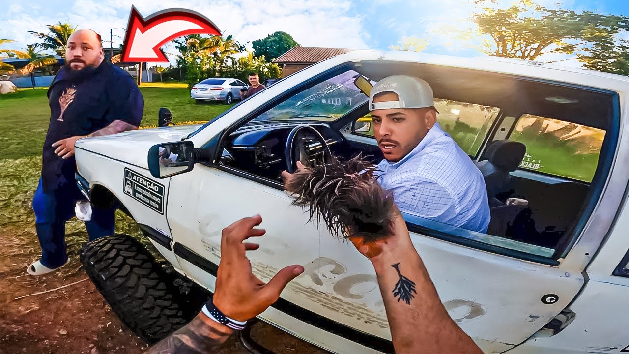 ARRANCANDO A PERUCA DO BOTO