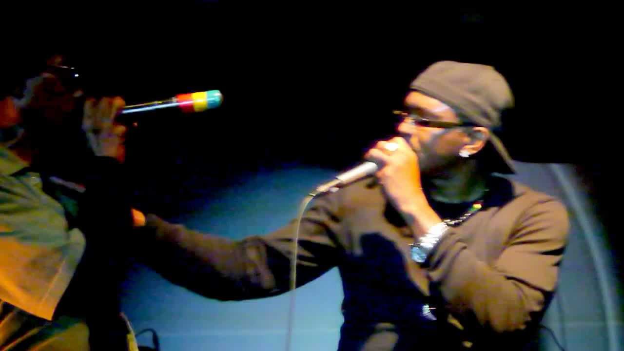 AMAZING VOCAL STYLES Michigan and Smiley LIVE  @ Dub Club 2013