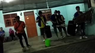 Tembang tresno. Angklung