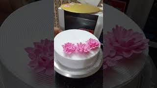 Vanilla Cake Decorating #shorts Flowers Cake