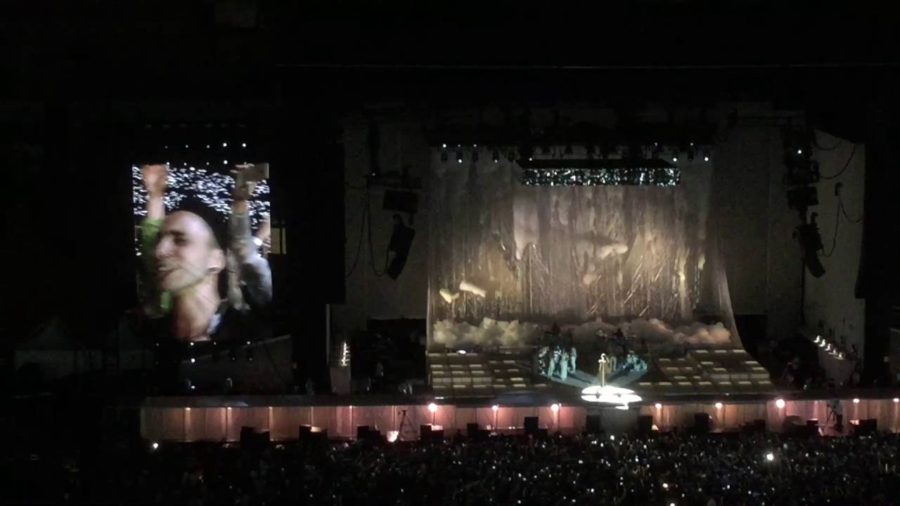 Rihanna - Diamonds - Anti World Tour Milano