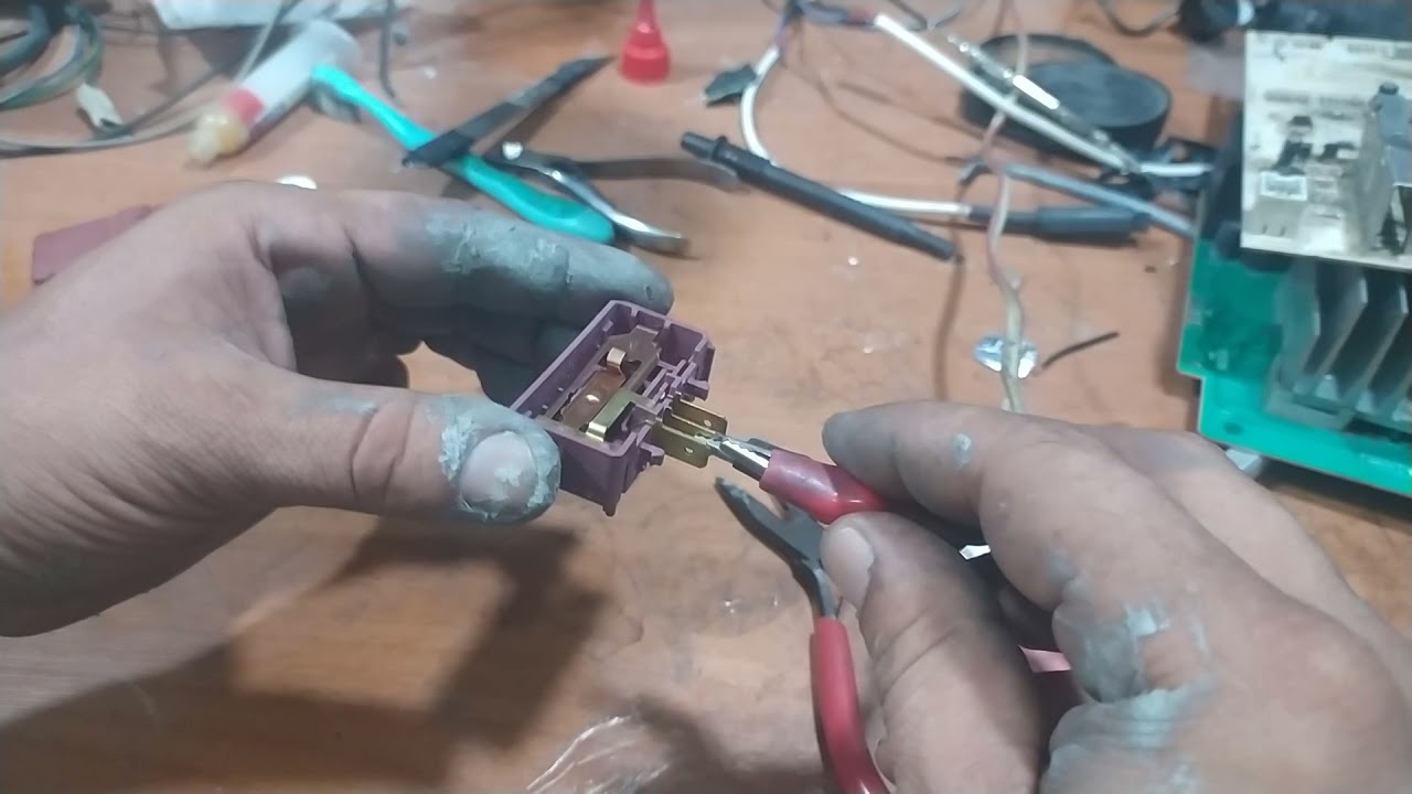 حصري تعلم طريقة فحص قفل باب غسالة اتوماتيك بحترف و على كرت ولا تحتاج بحث في يوتيوب مرا ثاني فيديو4