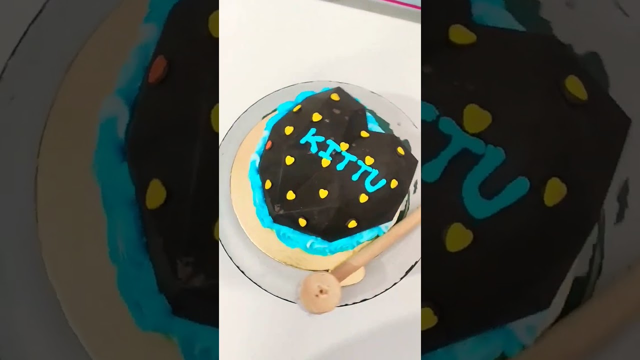 Pinata Cake with Hammer 