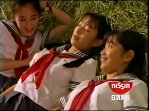 CM チキンラーメン セーラー服 胸タッチ