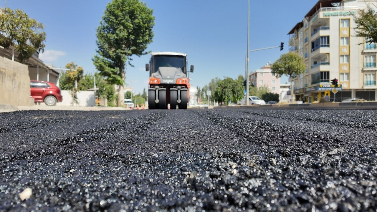 Altyapısı yenilenen 1. Çevre Yolu asfaltlanıyor