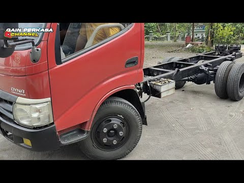 DIJUAL TRUK DYNA HT 2013//MESINYA MASIH TING TING