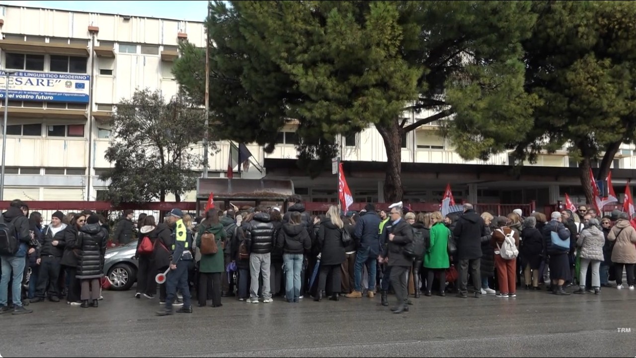 Bari, Giulio Cesare: braccia incrociate per docenti e Ata: “Servono garanzie”