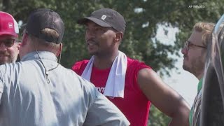 'Captain America' rebuilds houses in hometown