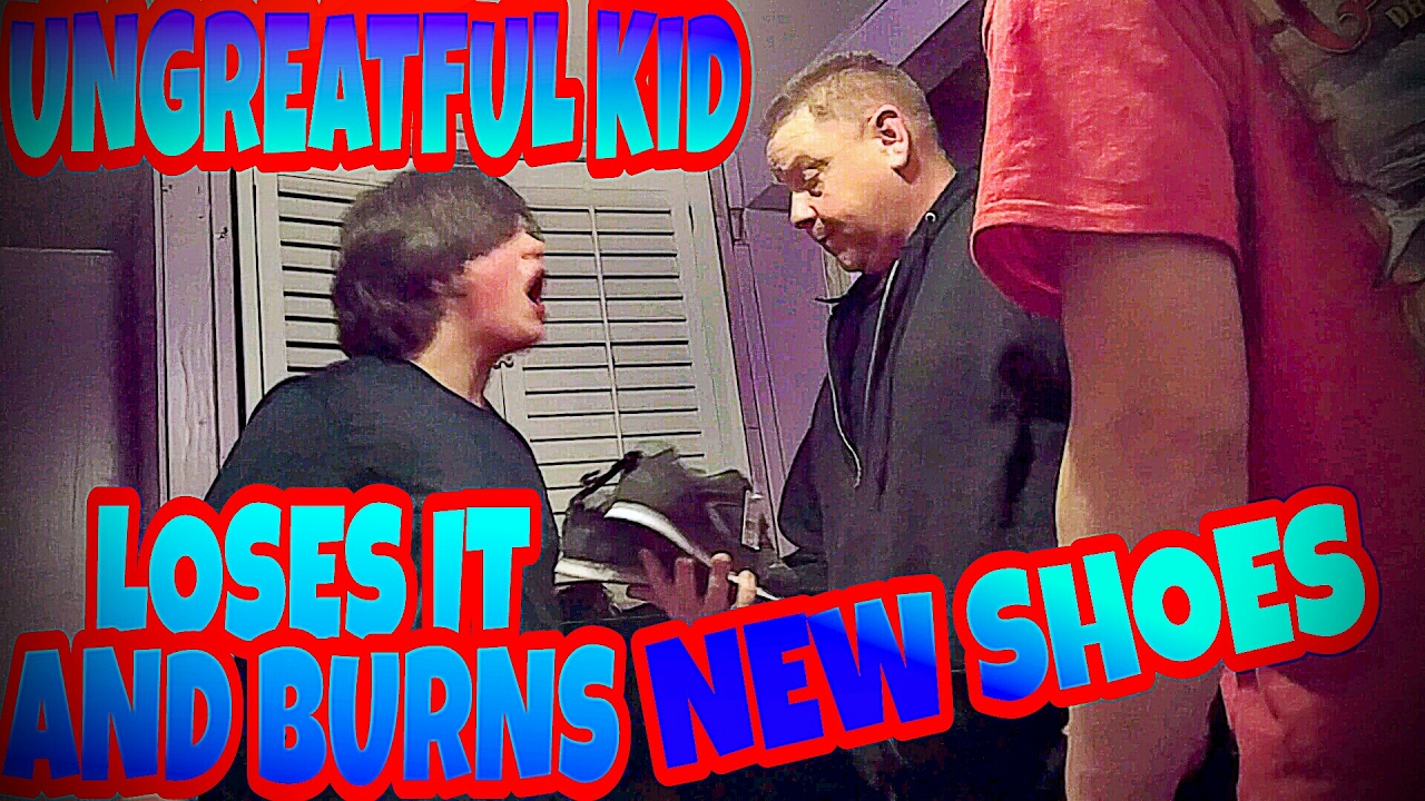 НЕВЕЛИКИЙ МАЛЬЧИК ТЕРЯЕТ И СЖИГАЕТ НОВЫЕ БОТИНКИ!!!