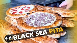 Kadıköyde 40 Yıllık Karadeniz Pide Fırını Bol Malzemeli Pideler