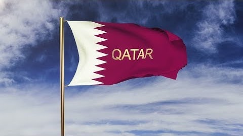 4K Qatar flag with title waving in the wind. Looping sun rises style. Animation loop Stock video