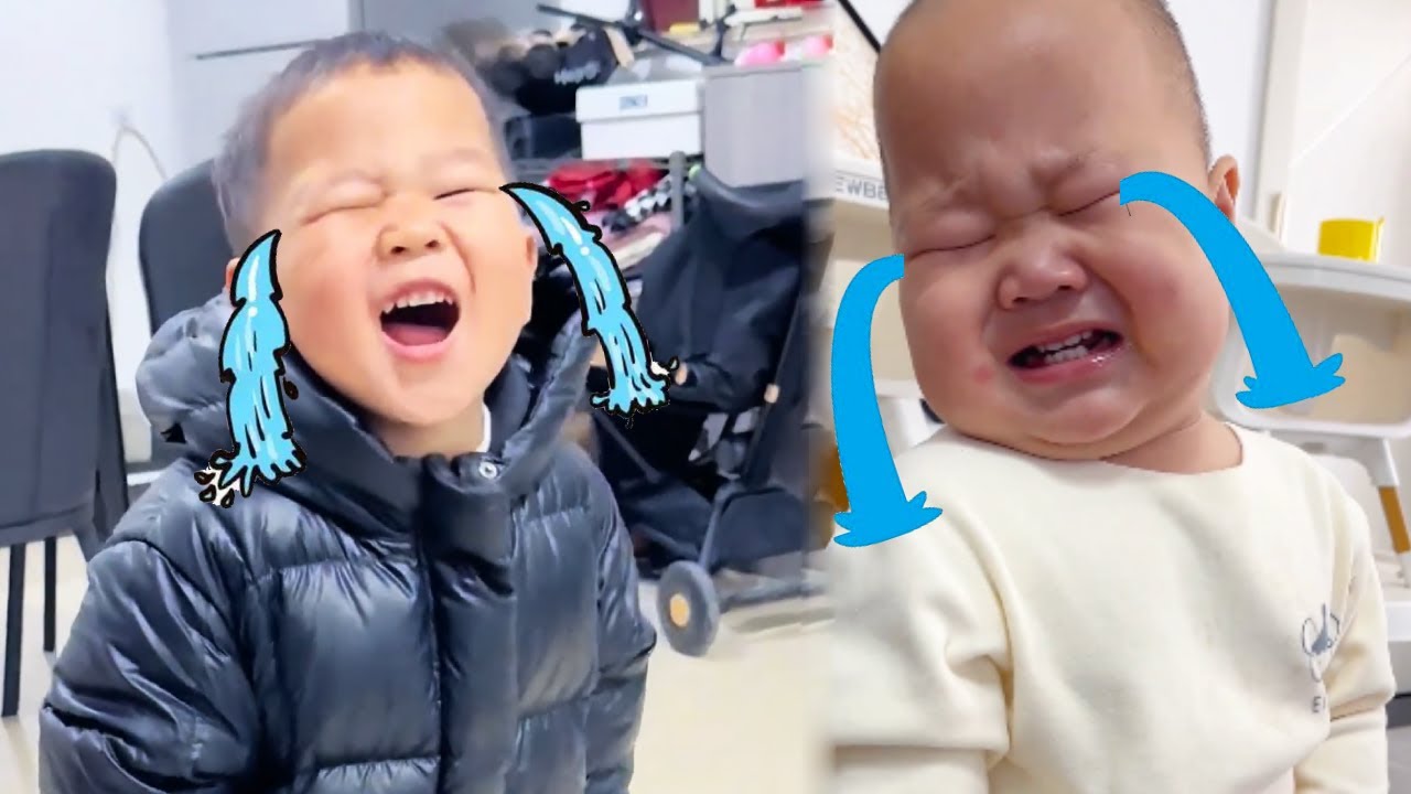 The Older Bro Imitates His Twin Bro Crying, Are They Similar?