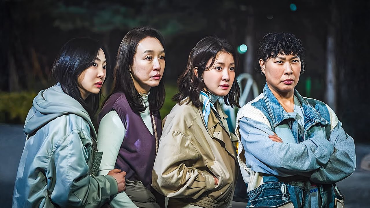 بعد 20 سنة تحويش نقلت لبيت جديد بس أكتشفت مجرم فالمنطقة فجمعت فريق من جيرانها وقررو يقفشو ملخص مسلسل