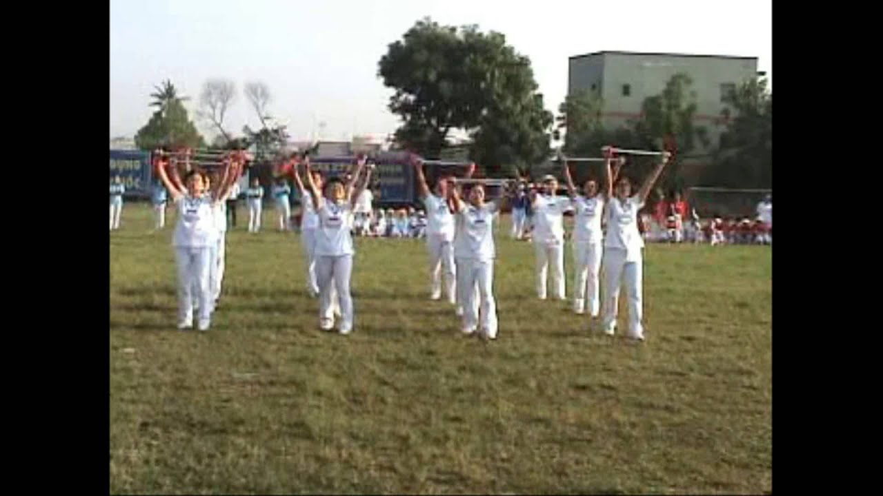 THỂ DỤC VỚI GẬY NGẮN 短棍体育 Giao lưu TDDS Vĩ An 2009 - YouTube