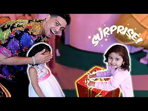 ELLE SURPRISING HER BEST FRIEND WITH A BIRTHDAY GIFT!!! **ADORABLE**