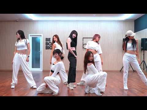 YERIN (예린) - 'Bambambam (밤밤밤)' Choreography Video