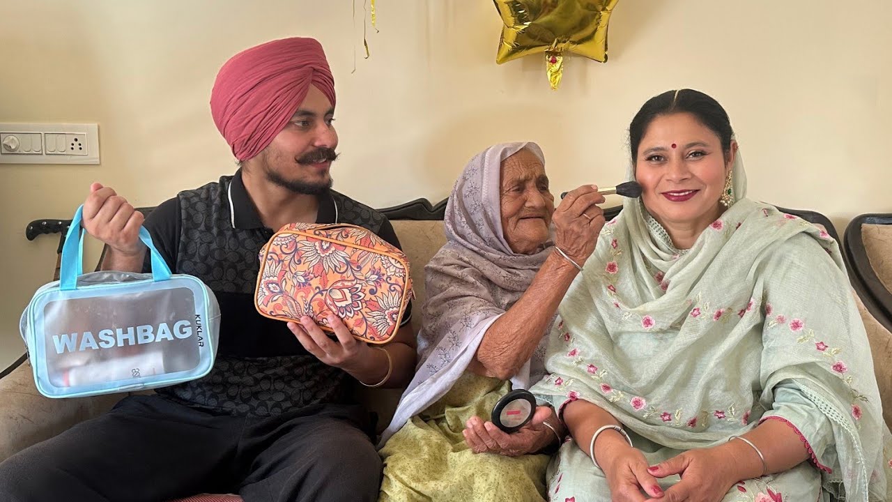 ਬੇਬੇ ਨੇ ਕੀਤਾ ਮੰਮੀ ਦੇ ਮੇਕਅੱਪ 😂 | ਬੇਬੇ ਬਣ ਗਈ ਅੱਜ ਬਿਊਟੀ ਪਾਰਲਰ ਵਾਲੀ 😂 #harmankhosa #makeup 