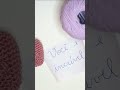 Aprenda a fazer um coração porta-recado em crochê que é rápido, útil e perfeito para presentear.