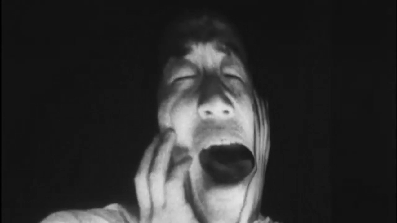 'Can't Stand Up for Falling Down': Experimental Music and Video auf YouTube ansehen 'Can't Stand Up for Falling Down': Experimental Music and Video auf YouTube ansehen