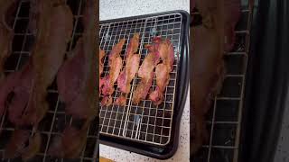 Want Perfectly Crispy Bacon Without The Messsmell? Bake Bacon In The Oven Is My Easy Kitchen Hack