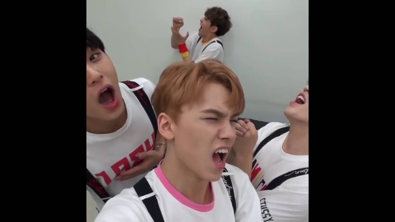 Seventeen Funny S Coups Hoshi Mingyu And Vernon Imitate Seungkwan Pretty U ììë¤ Adlib Youtube