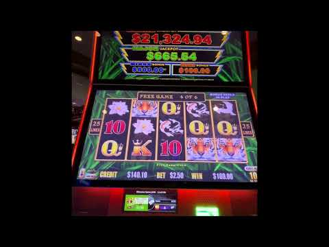 VINCE NEIL & STEPHEN PEARCY, NOVEMBER 11TH, 2021. QUECHAN CASINO RESORT