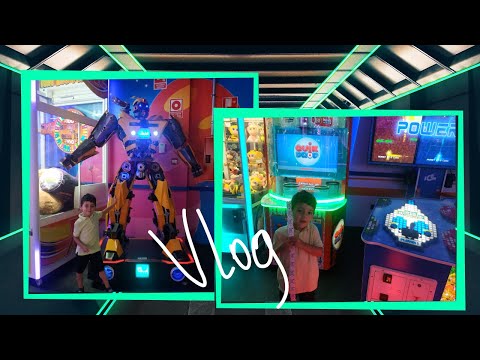 VLOG||✌🏻 MERIENDA EN FAMILIA| SALA DE JUEGOS 🎮🎳🎟️¡MUY DIVERTIDA! 🤖