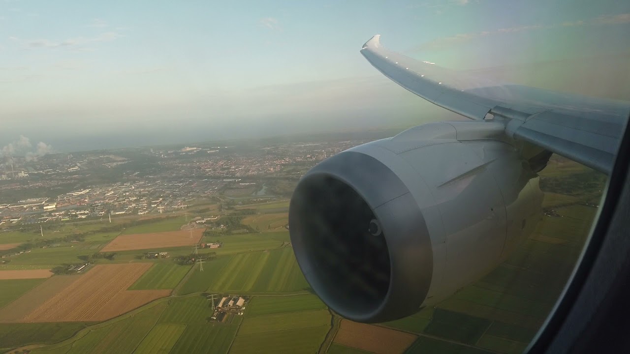 United 787-10 Smooth Morning Landing in Amsterdam