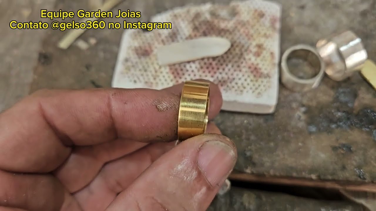 Como se faz: Par de alianças com 4 grs de ouro com aparência de 20grs.