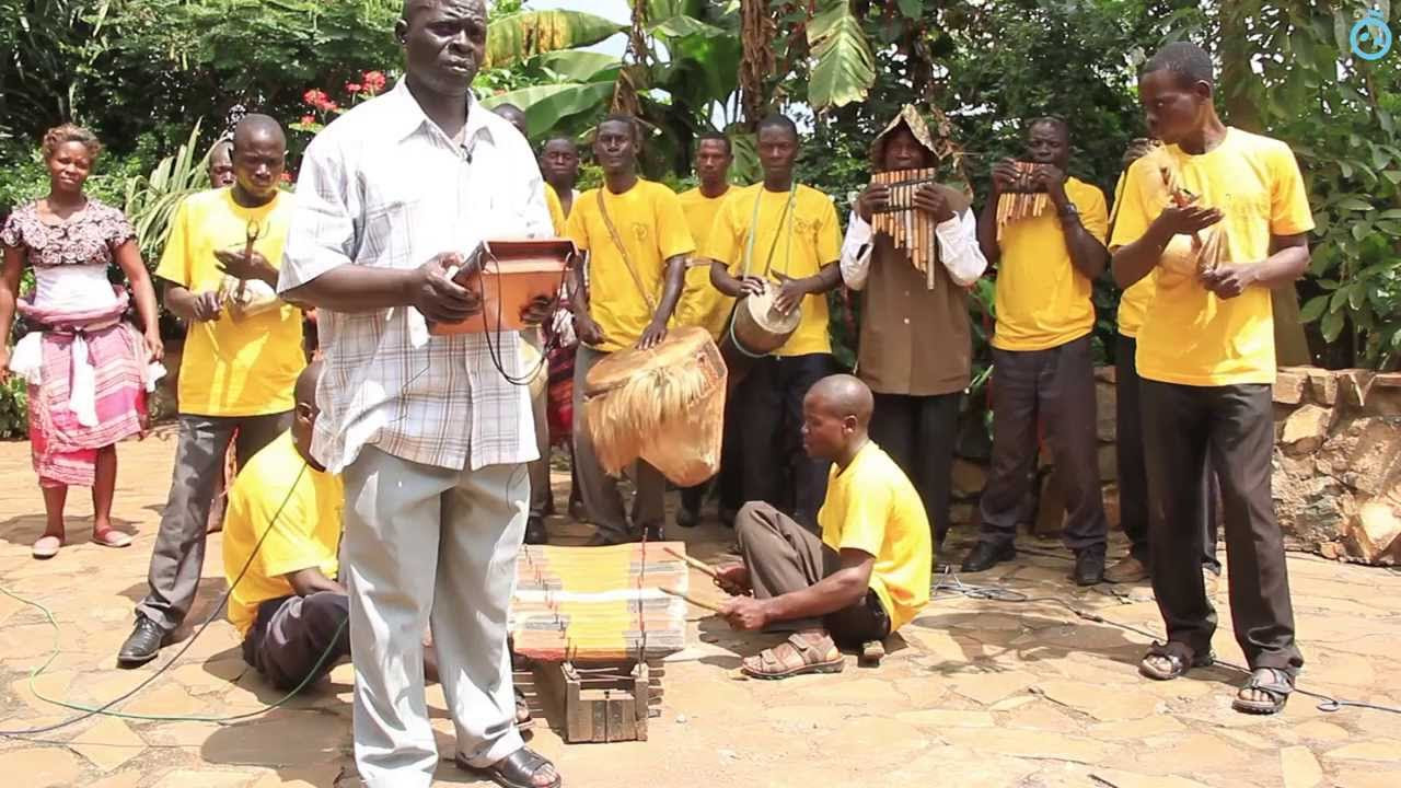 Adagha Nalya Drama Group   Aba Busoga Nga Tukungaine   The Singing Wells project