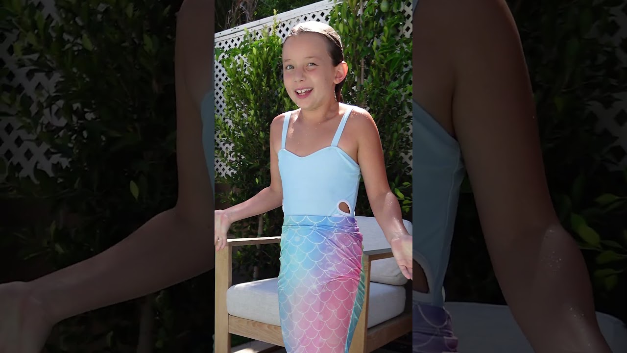 This is how mermaids get in water! 💦