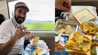DECCAN QUEEN TRAIN पहली बार किसी ट्रेन का खाना अच्छा लगा Full Review | Pune Food Tour